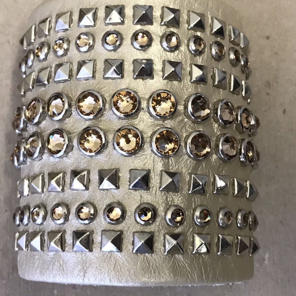 NWOT Leathrock Swarovski Crystal Cuff Bracelet Metallic Lamber Gold